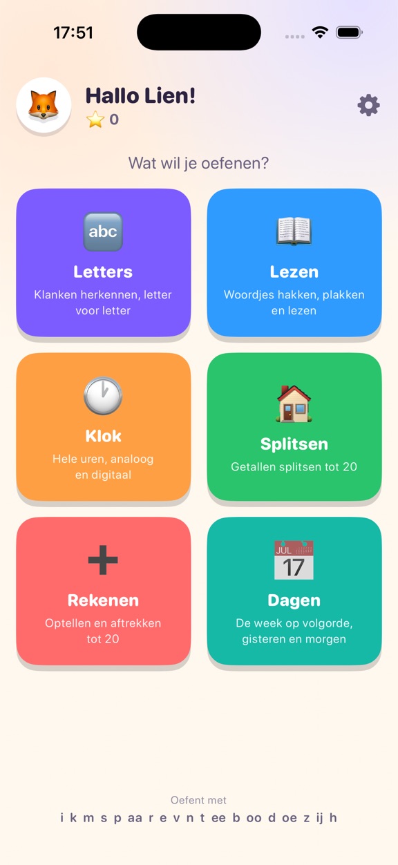 Het hoofdmenu met zes gekleurde blokken: Letters, Lezen, Klok, Splitsen, Rekenen en Dagen